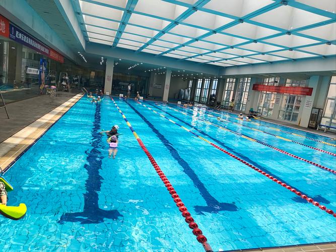 建泳池需要哪些游泳池设备